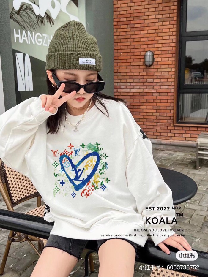 Clothes LOUIS VUITTON 801