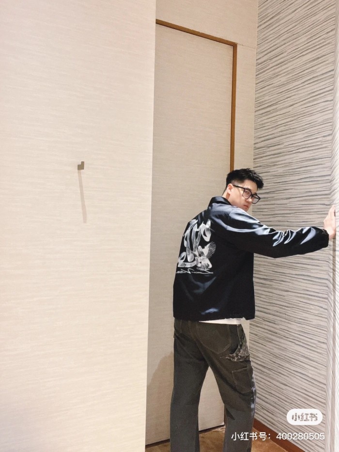 Clothes LOUIS VUITTON 802