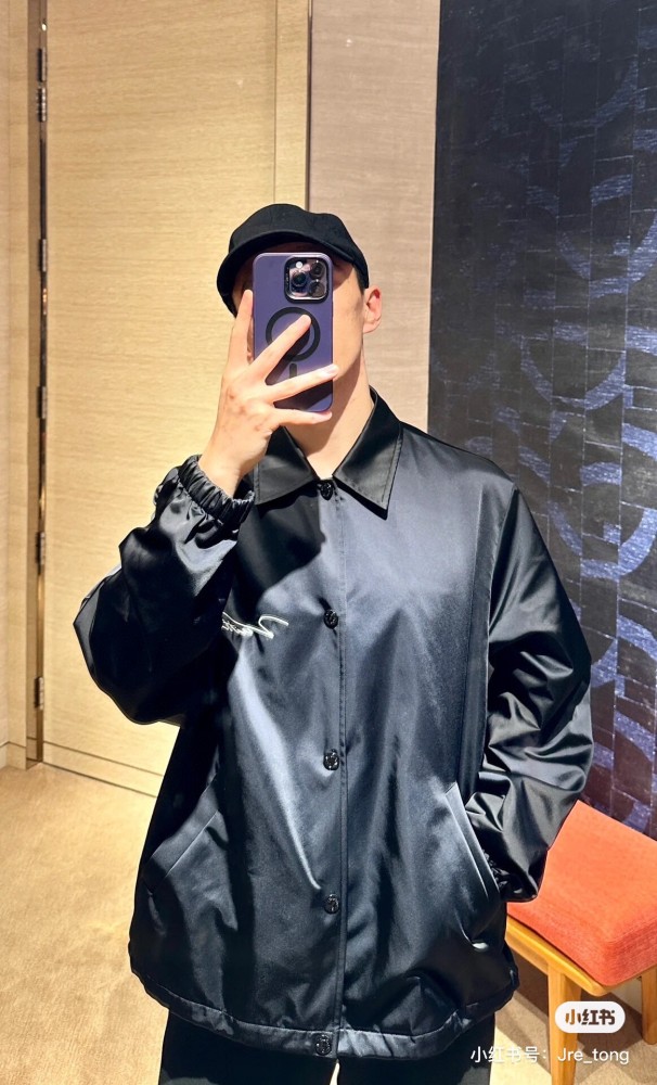 Clothes LOUIS VUITTON 802