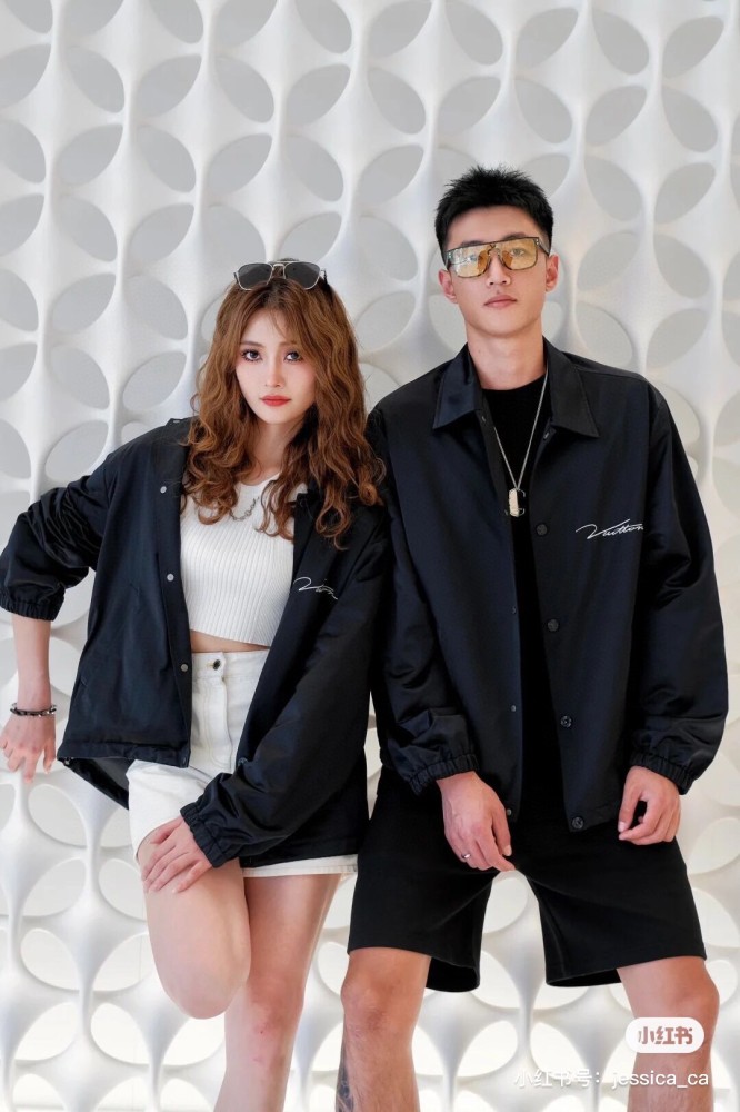 Clothes LOUIS VUITTON 802