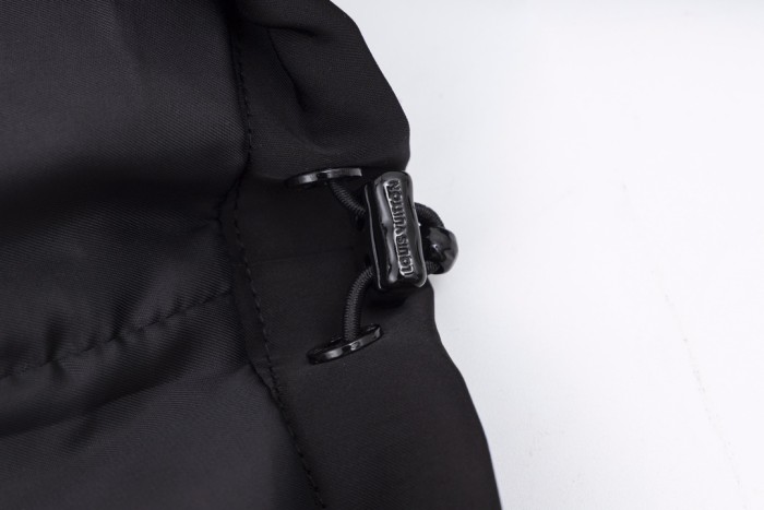 Clothes LOUIS VUITTON 802