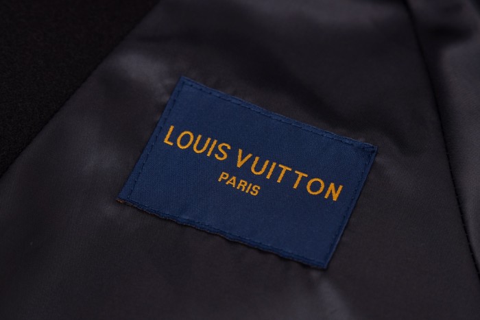 Clothes LOUIS VUITTON 803