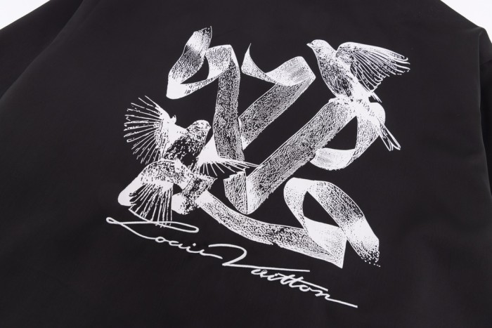 Clothes LOUIS VUITTON 802