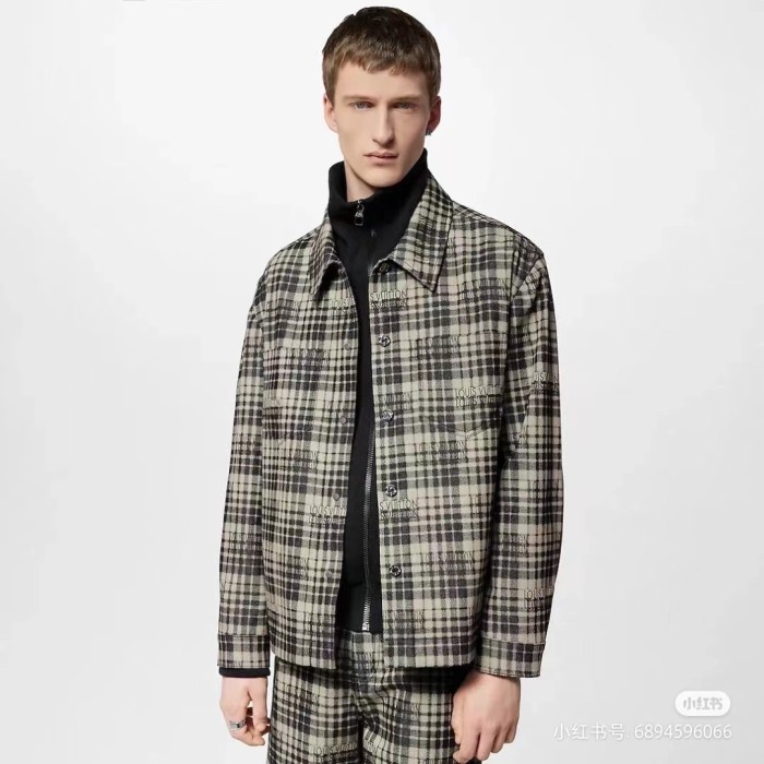 Clothes LOUIS VUITTON 806