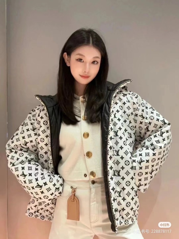 Clothes LOUIS VUITTON 809