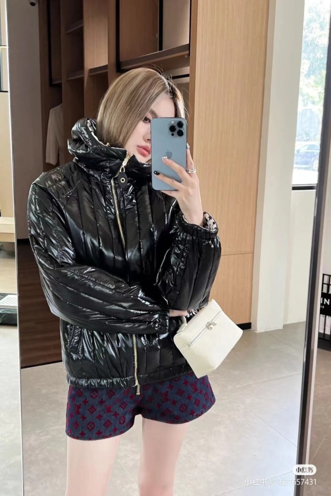 Clothes LOUIS VUITTON 809