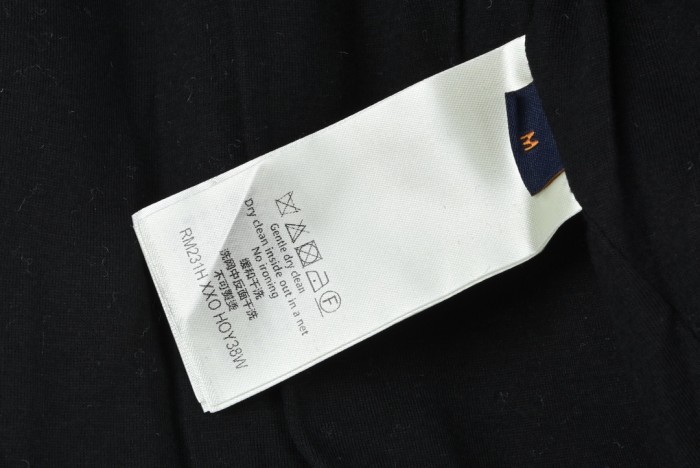 Clothes LOUIS VUITTON 807