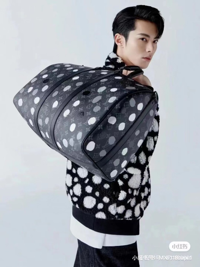 Clothes LOUIS VUITTON 807