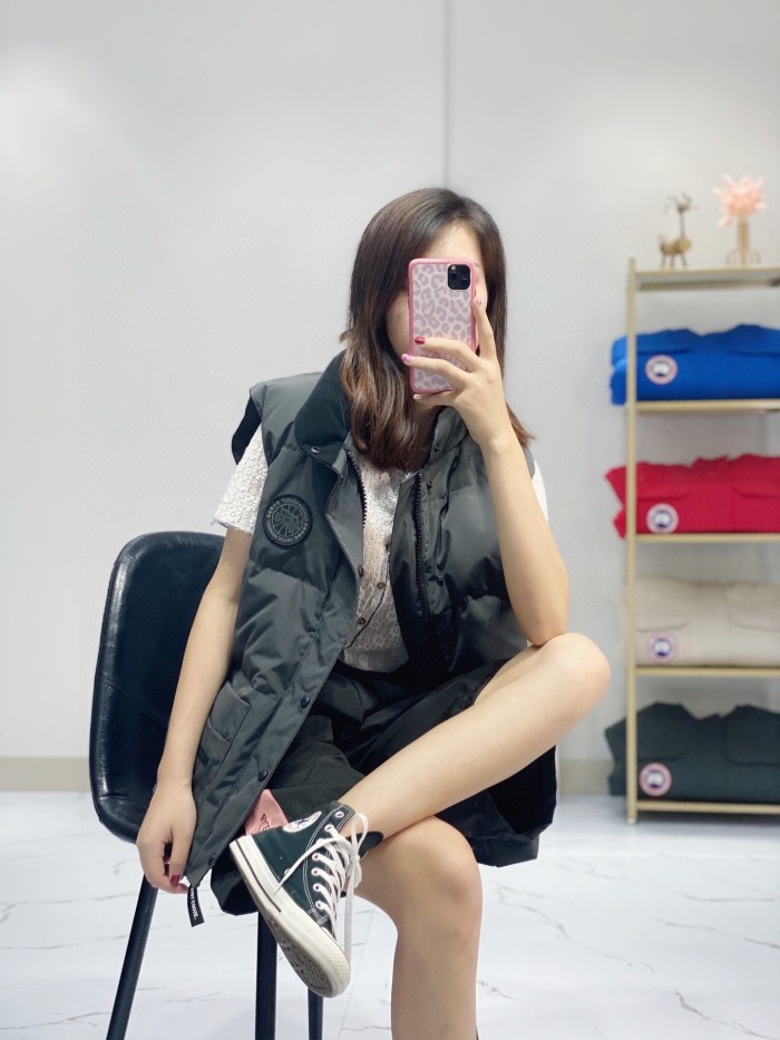 Clothes Canada goose 4