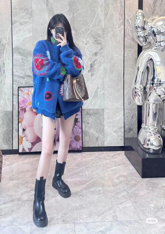 Clothes LOUIS VUITTON 808