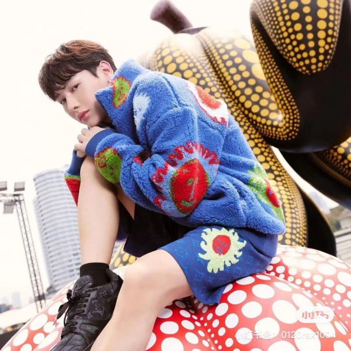 Clothes LOUIS VUITTON 808