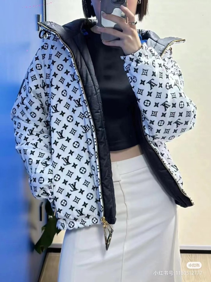 Clothes LOUIS VUITTON 809