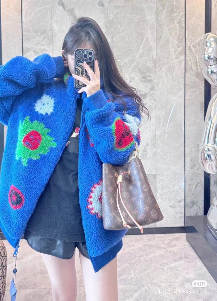 Clothes LOUIS VUITTON 808