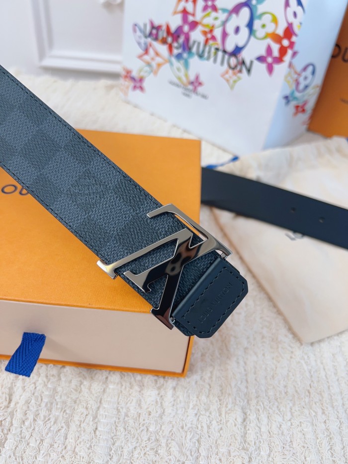 Louis Vuitton Belt 25 (width 4cm)