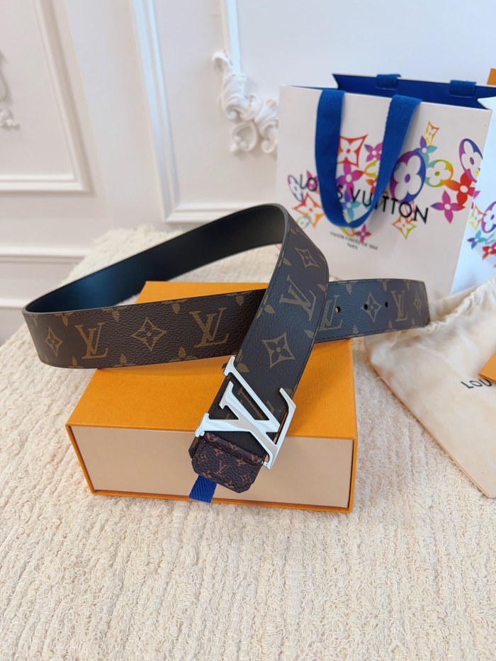 Louis Vuitton Belt 21 (width 4cm)