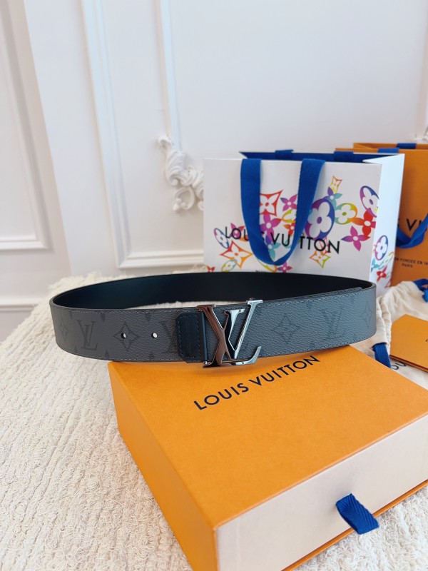 Louis Vuitton Belt 20 (width 4cm)