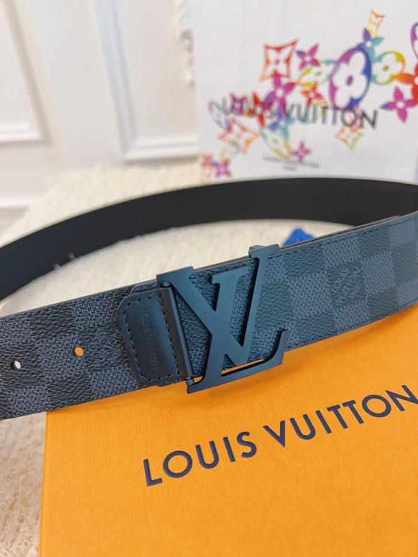 Louis Vuitton Belt 23 (width 4cm)