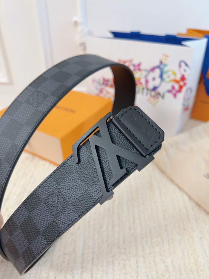 Louis Vuitton Belt 23 (width 4cm)