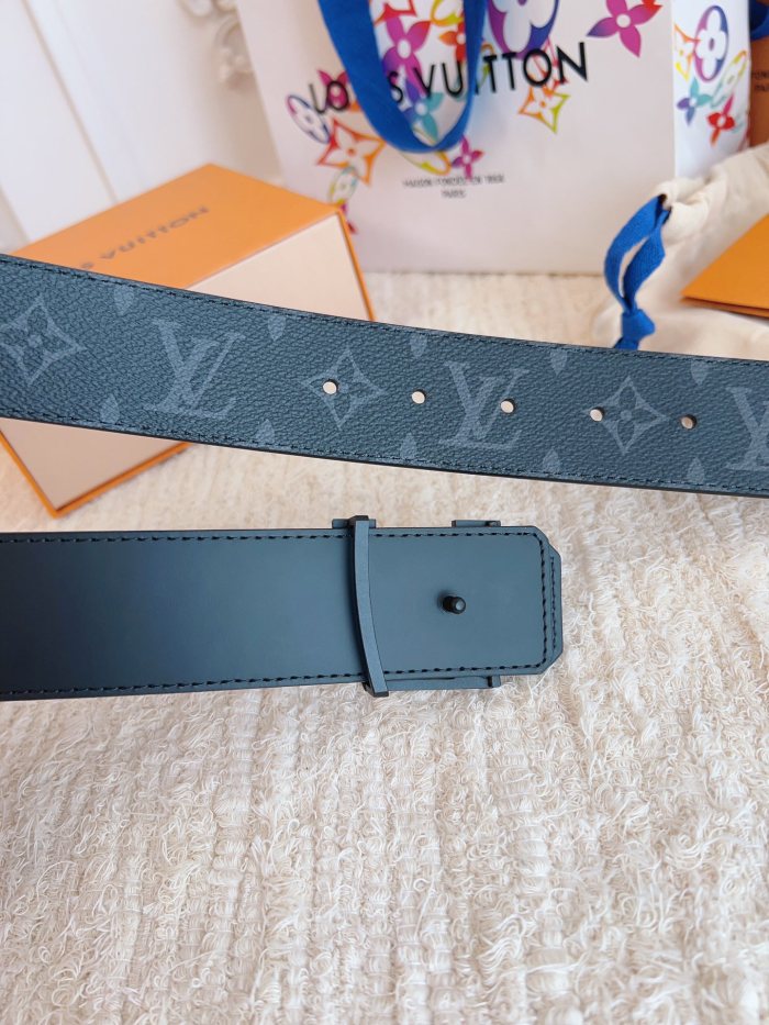 Louis Vuitton Belt 17 (width 4cm)