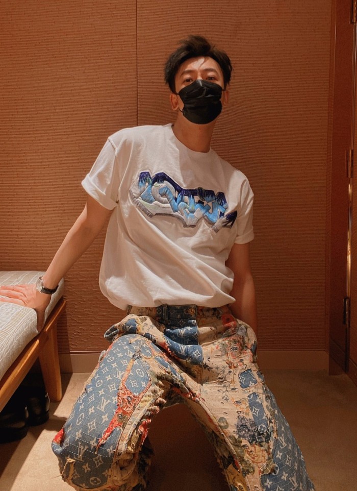 Clothes LOUIS VUITTON 813