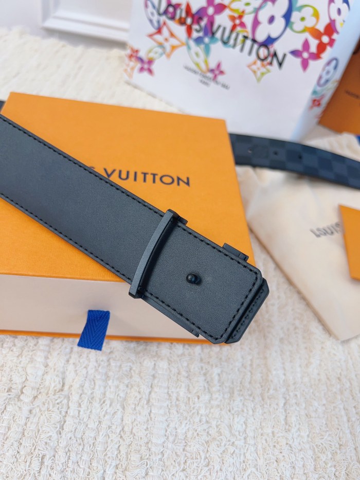 Louis Vuitton Belt 23 (width 4cm)