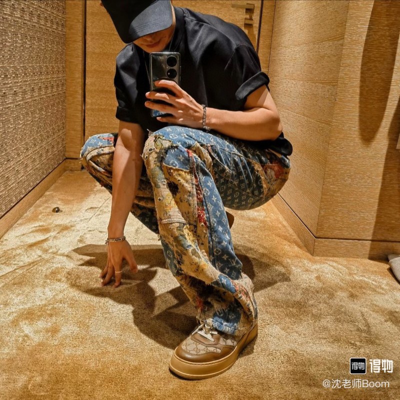 Clothes LOUIS VUITTON 812