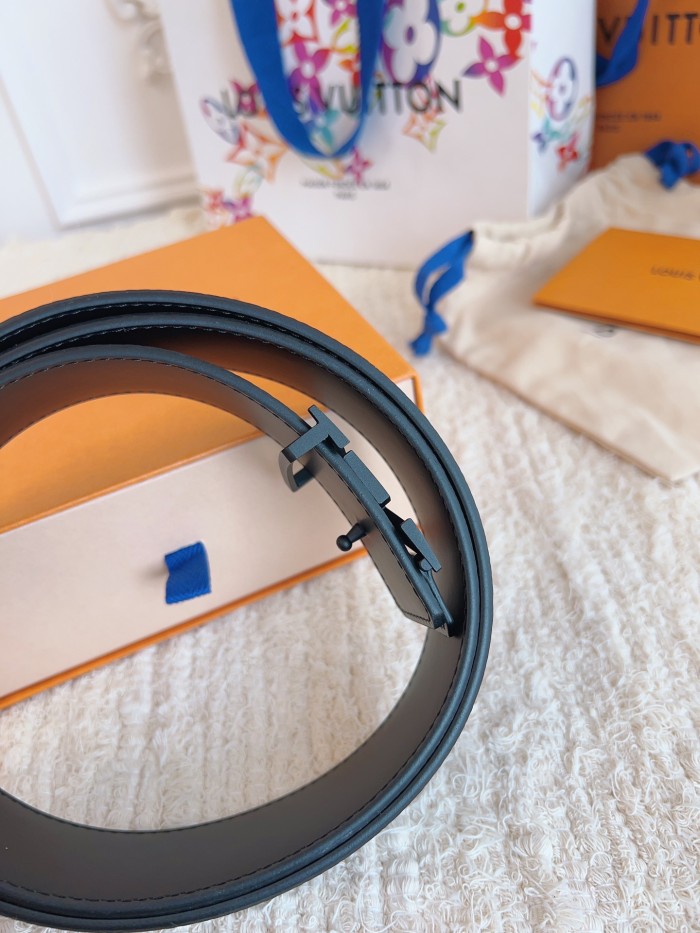 Louis Vuitton Belt 17 (width 4cm)