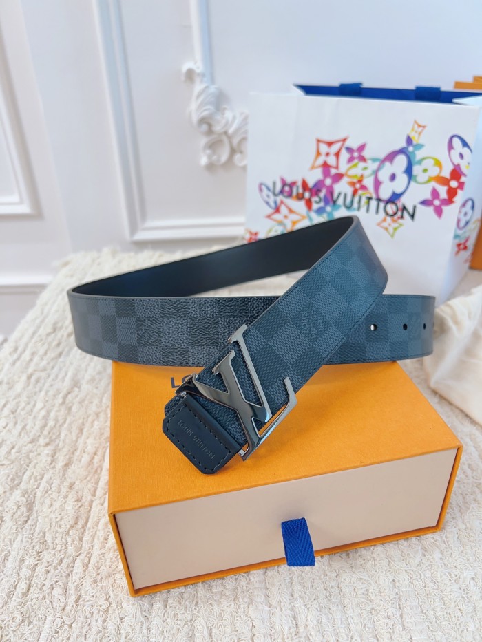 Louis Vuitton Belt 25 (width 4cm)