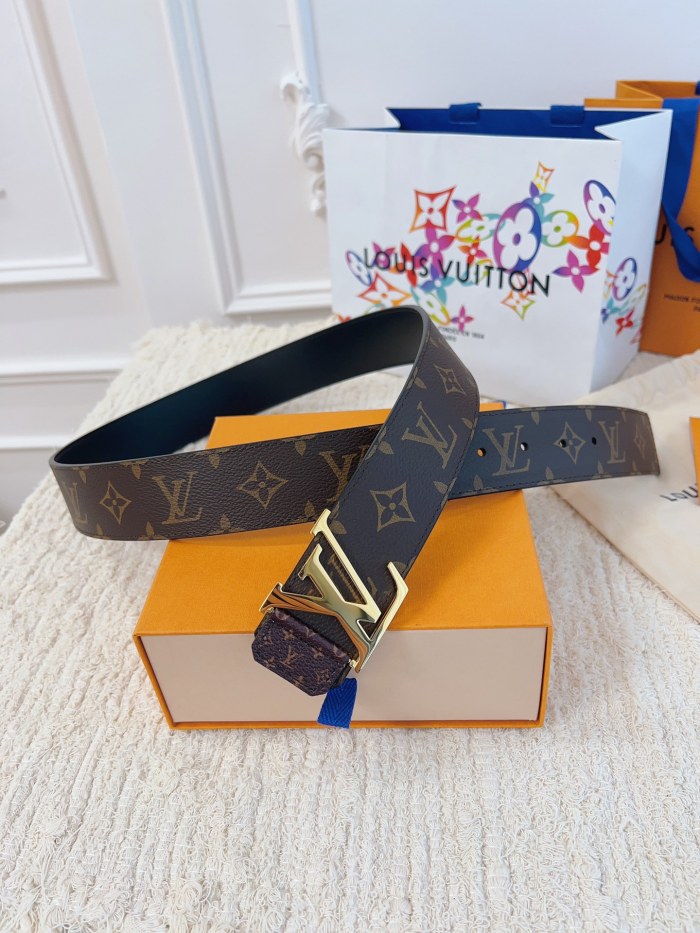 Louis Vuitton Belt 22 (width 4cm)