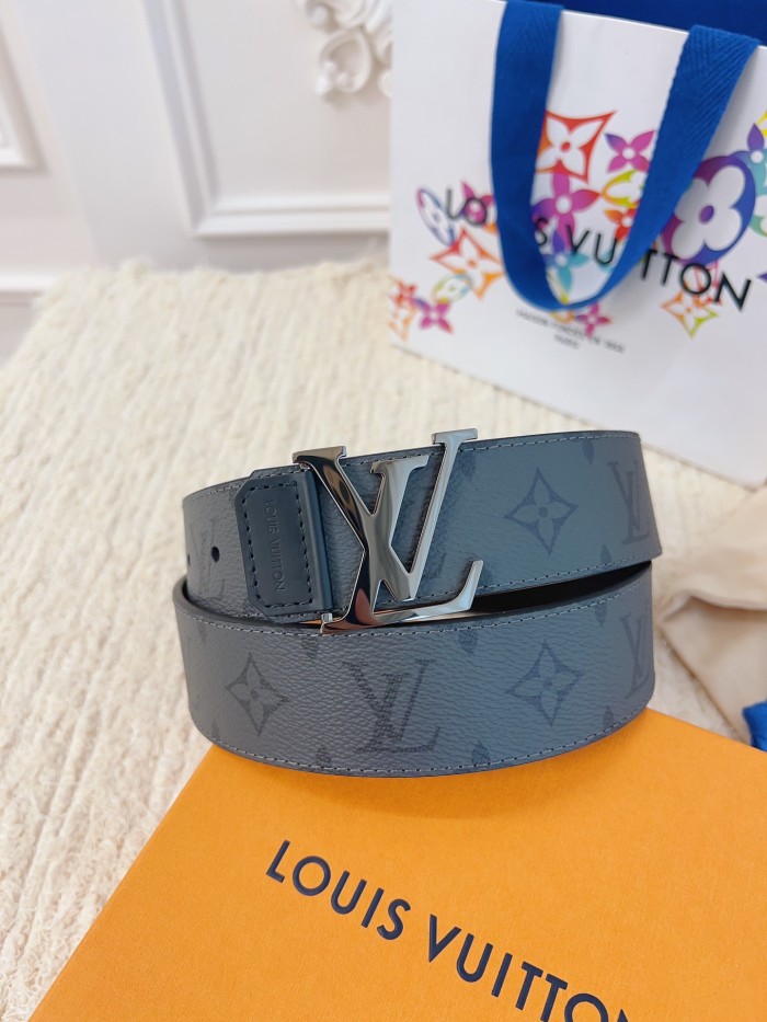Louis Vuitton Belt 20 (width 4cm)