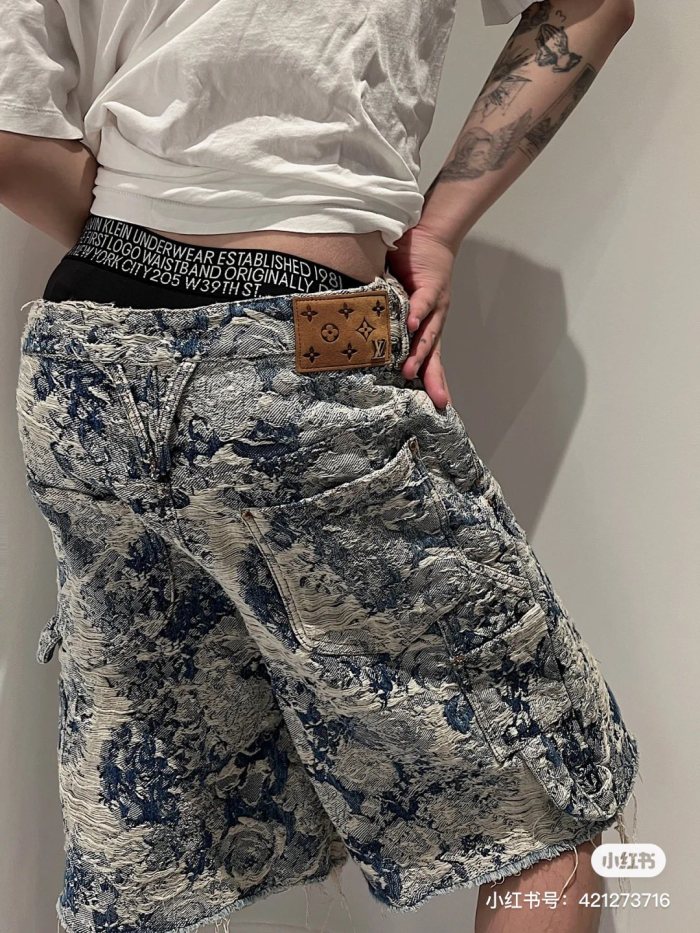 Clothes LOUIS VUITTON 814