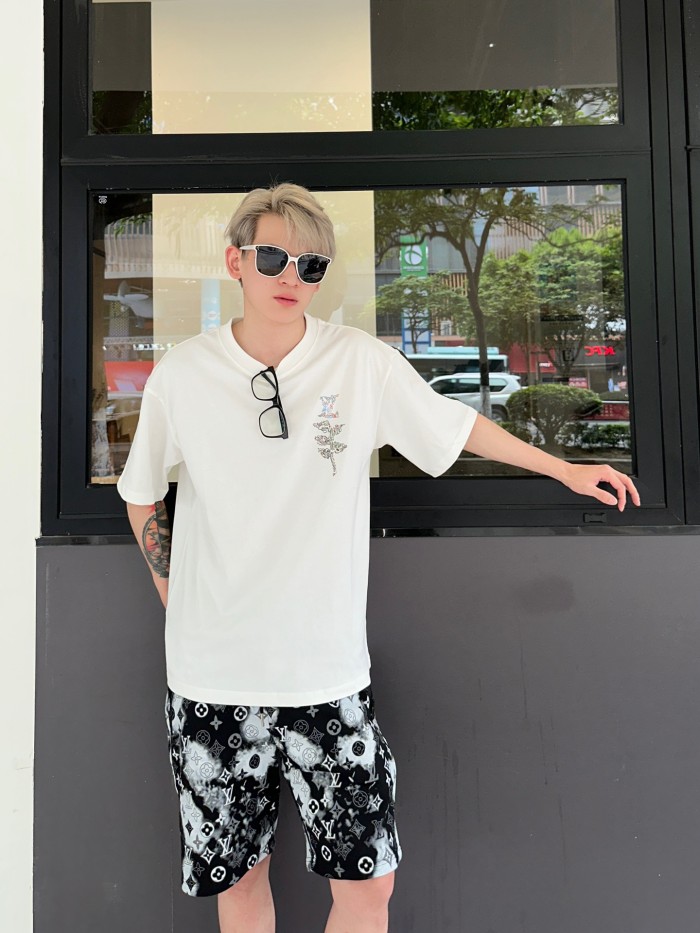 Clothes LOUIS VUITTON 815