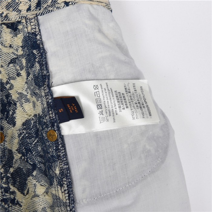 Clothes LOUIS VUITTON 814