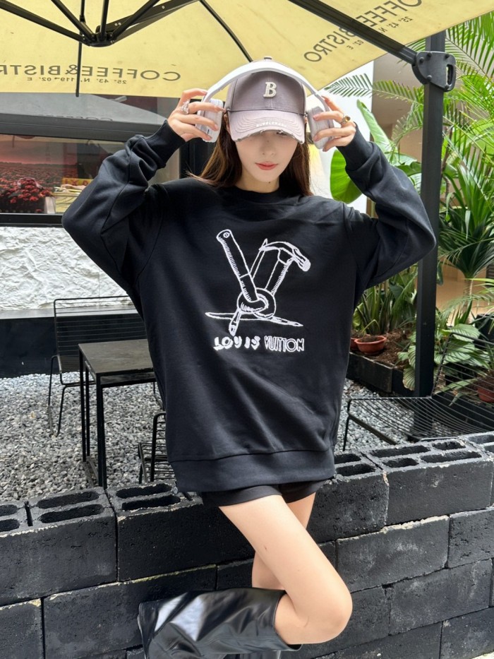 Clothes LOUIS VUITTON 822