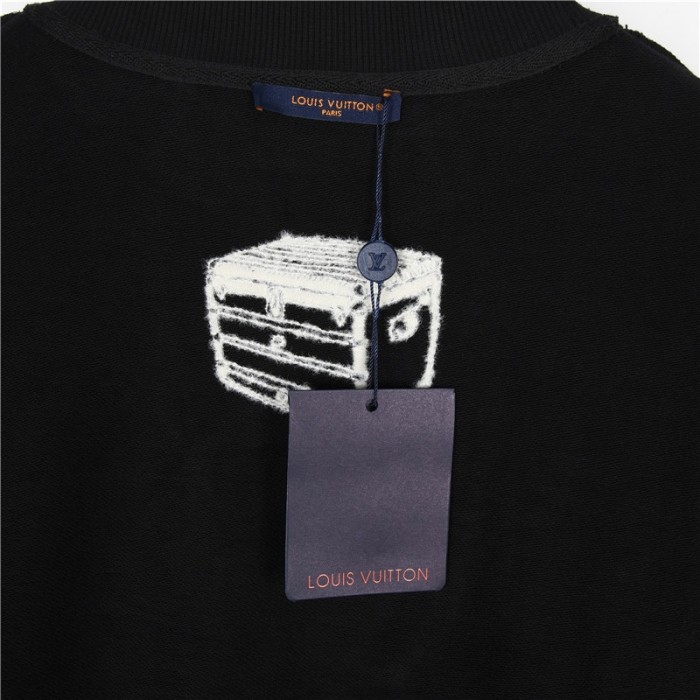 Clothes LOUIS VUITTON 822