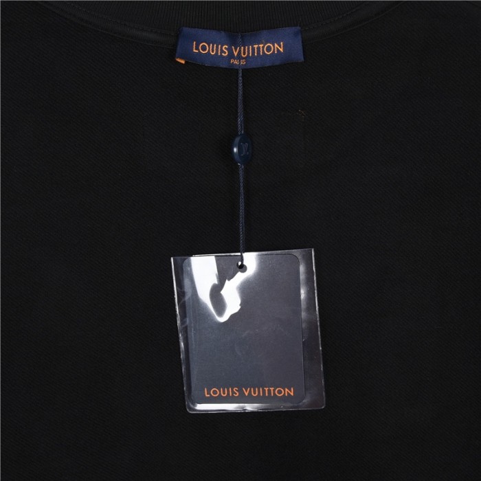 Clothes LOUIS VUITTON 825