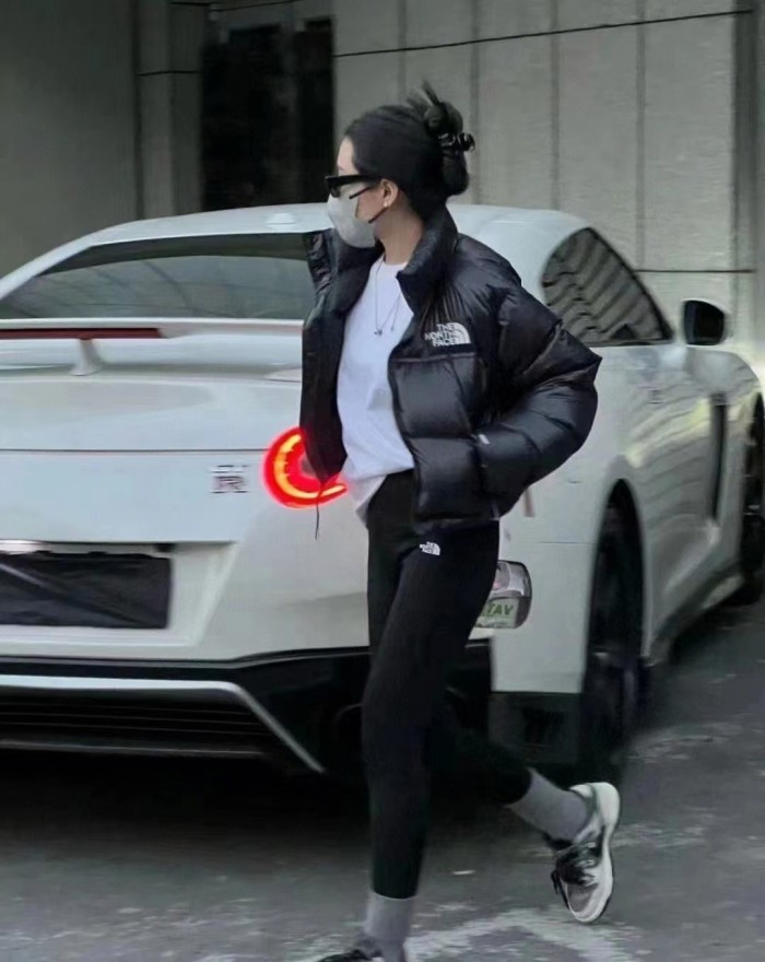 Clothes LOUIS VUITTON 826