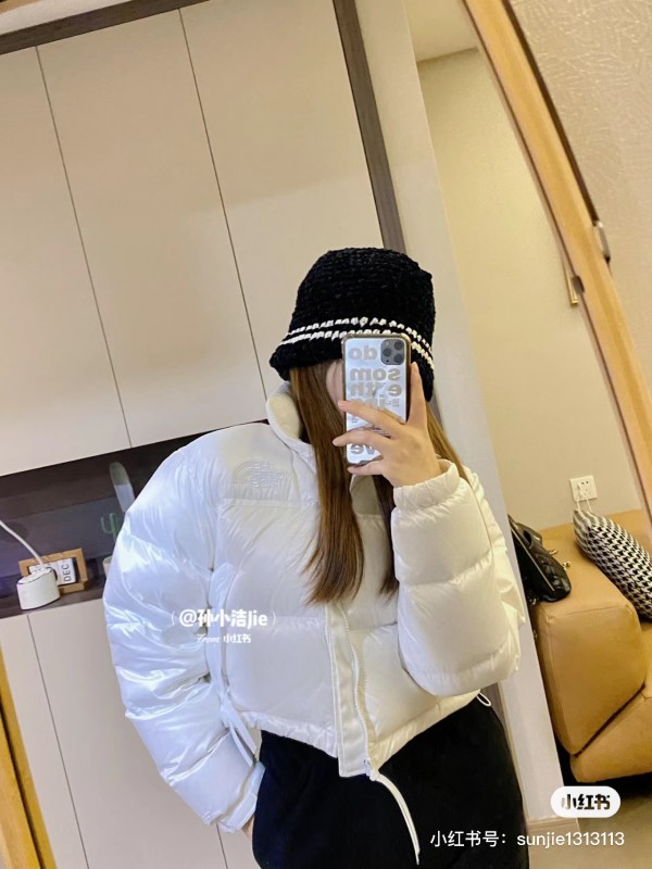 Clothes LOUIS VUITTON 827