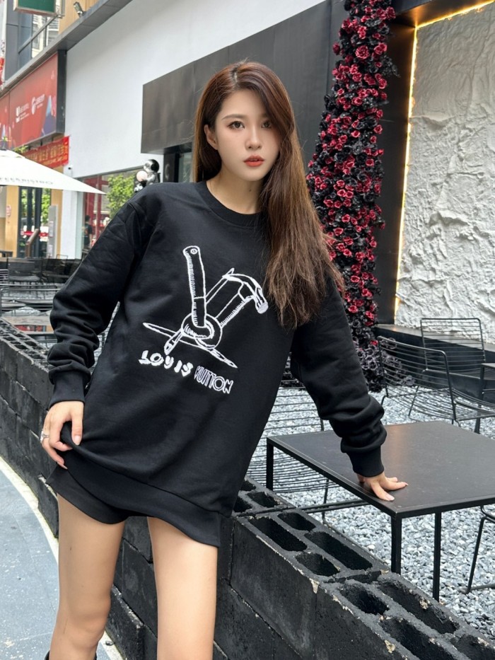 Clothes LOUIS VUITTON 822