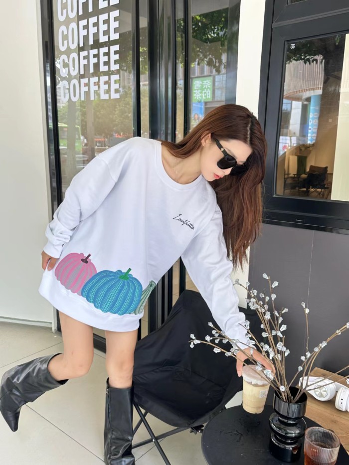 Clothes LOUIS VUITTON 824