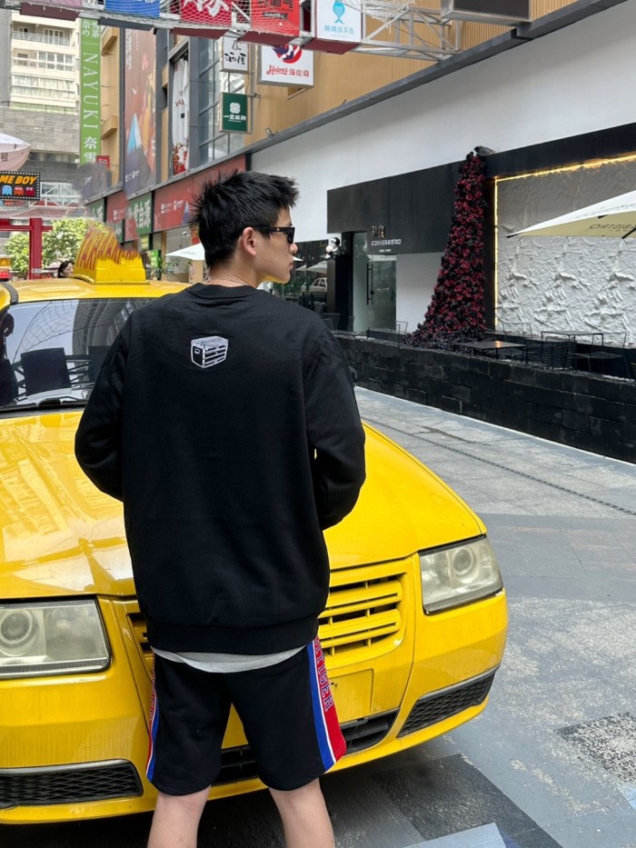 Clothes LOUIS VUITTON 822