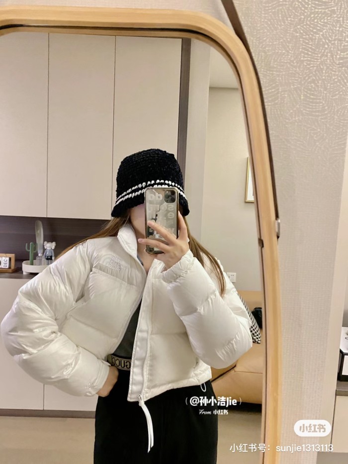 Clothes LOUIS VUITTON 827