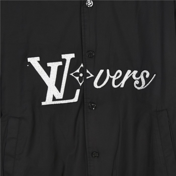 Clothes LOUIS VUITTON 819