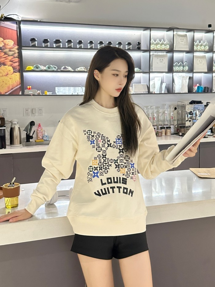 Clothes LOUIS VUITTON 835