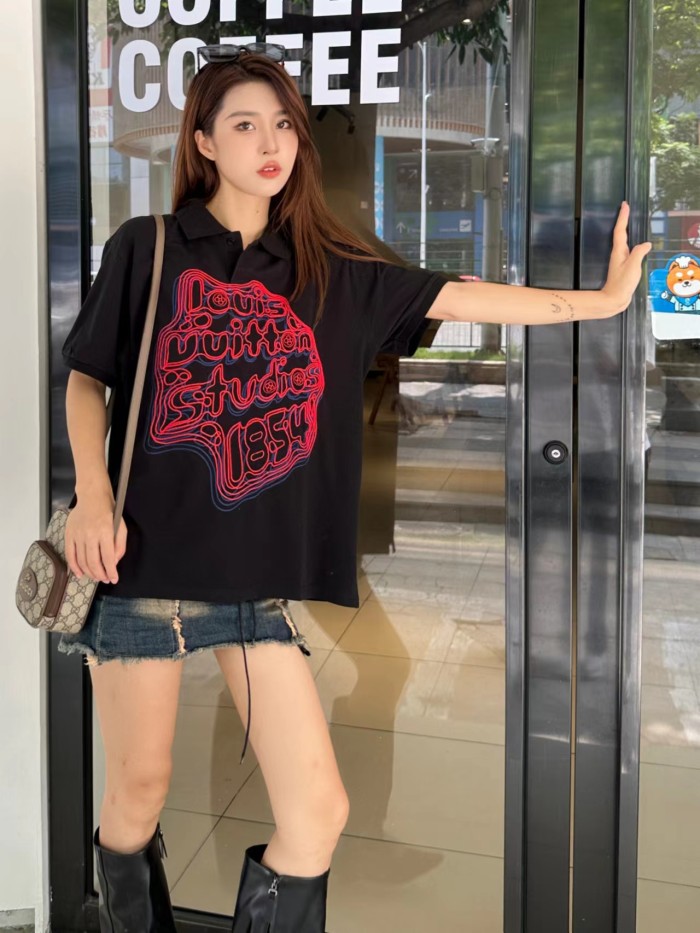 Clothes LOUIS VUITTON 832