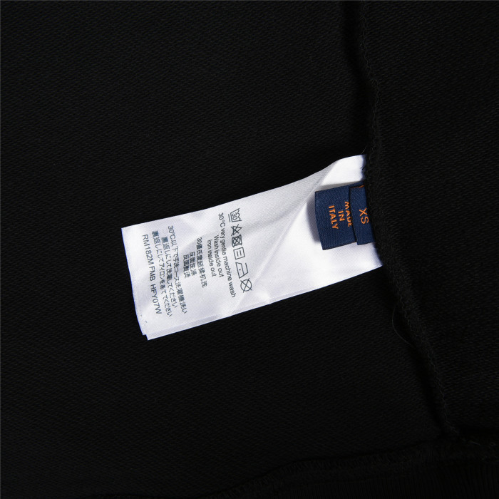 Clothes LOUIS VUITTON 834