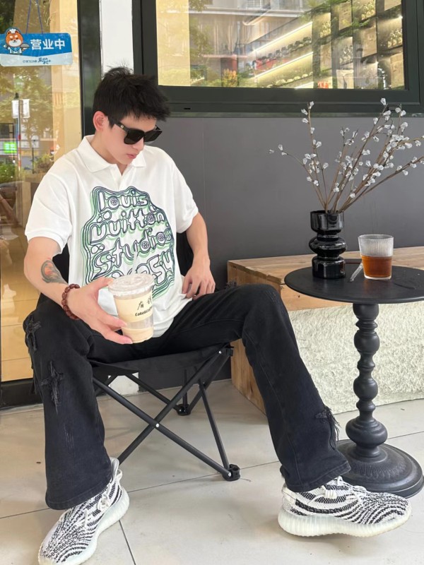 Clothes LOUIS VUITTON 833