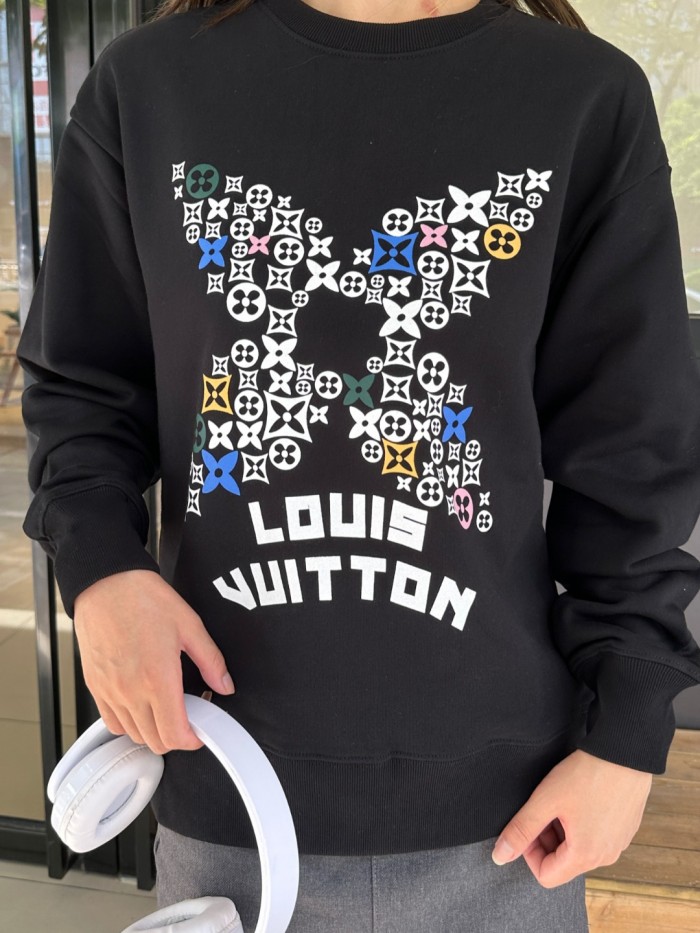 Clothes LOUIS VUITTON 834