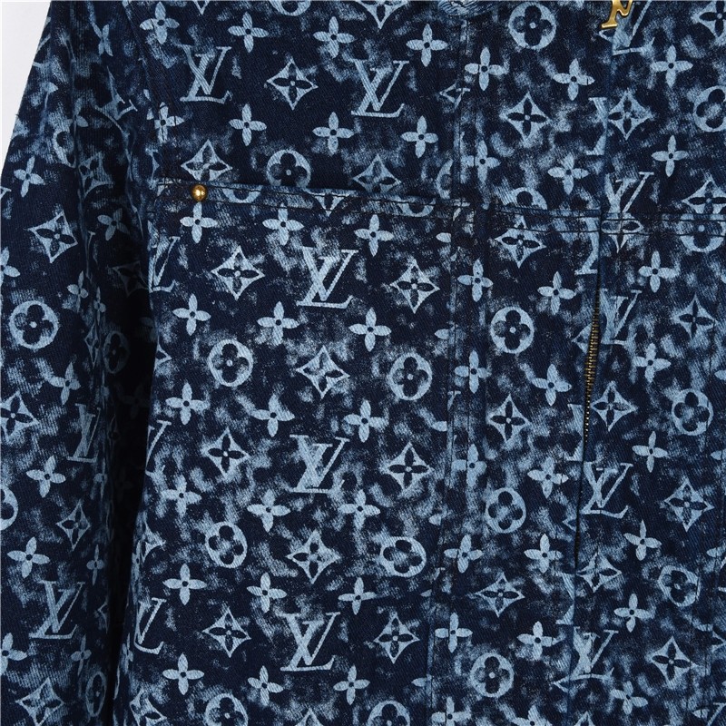 Clothes LOUIS VUITTON 836