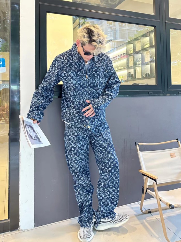 Clothes LOUIS VUITTON 837